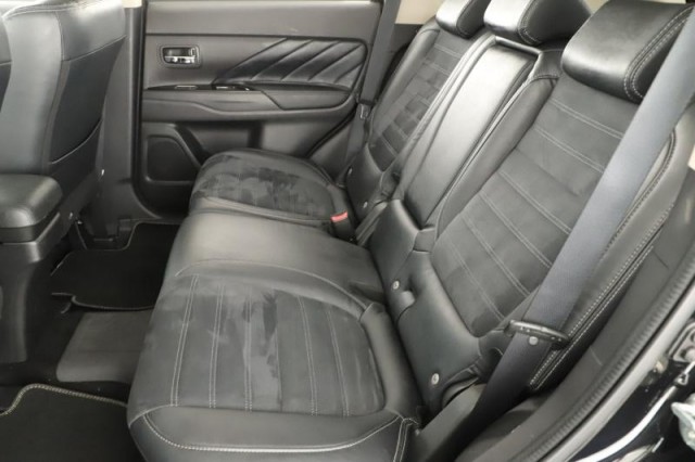 Mitsubishi Outlander  2.0 PHEV 