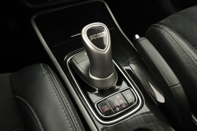 Mitsubishi Outlander  2.0 PHEV 