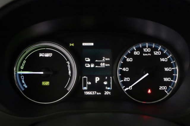 Mitsubishi Outlander  2.0 PHEV 