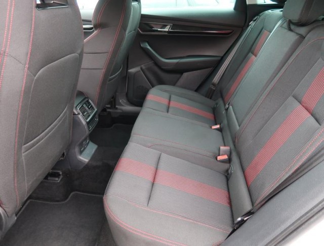 Škoda Karoq  1.5 TSI 