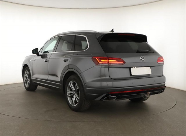 Volkswagen Touareg  3.0 TDI R-Line