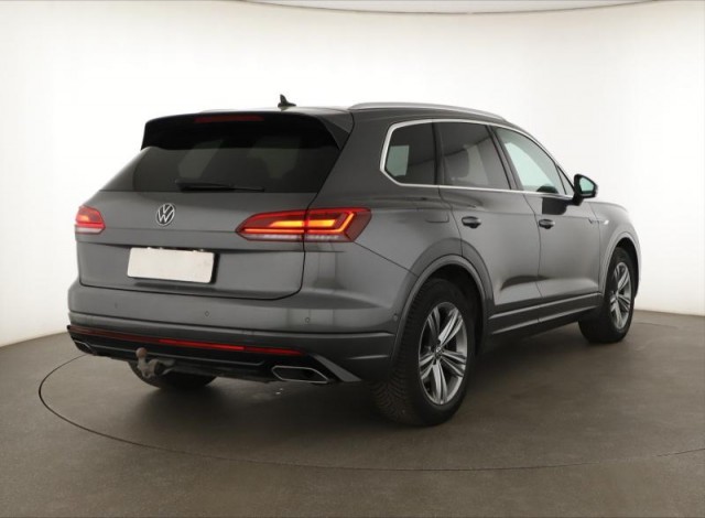 Volkswagen Touareg  3.0 TDI R-Line