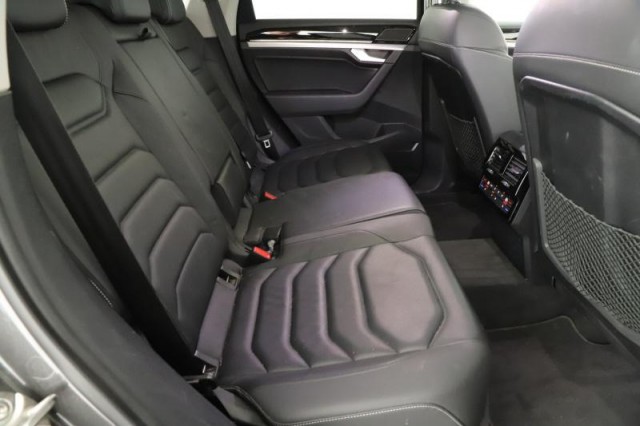 Volkswagen Touareg  3.0 TDI R-Line