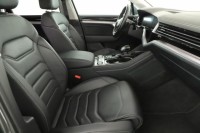 Volkswagen Touareg  3.0 TDI R-Line