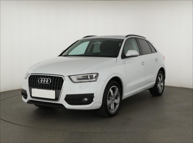 Audi Q3  2.0 TDI basis