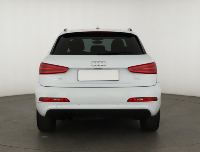 Audi Q3  2.0 TDI basis