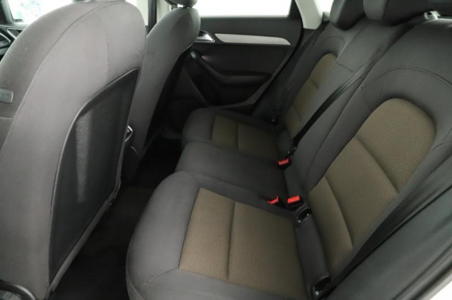 Audi Q3  2.0 TDI basis