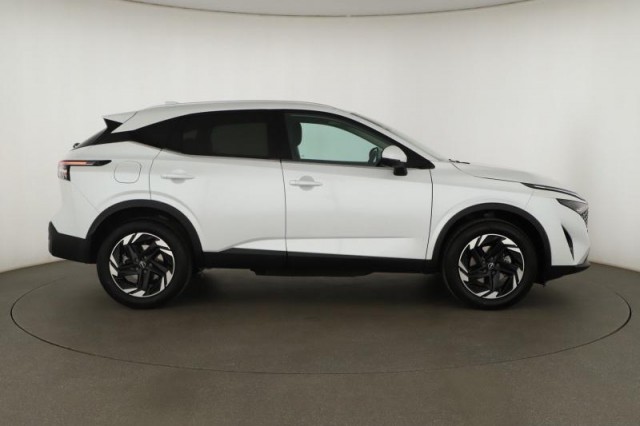 Nissan Qashqai  1.3 DIG-T MHEV 