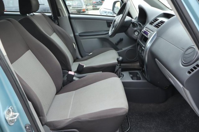 Suzuki SX4  1.5 i GL