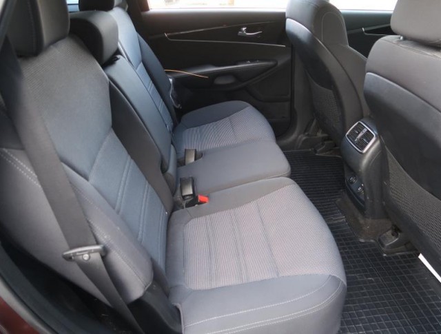 Kia Sorento  2.2 CRDi 