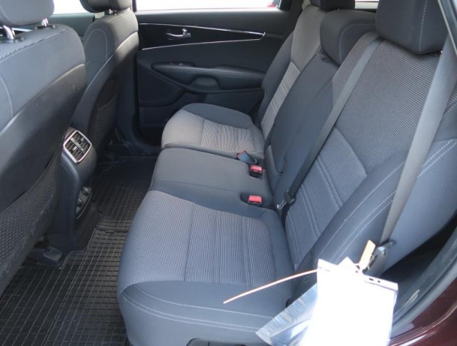 Kia Sorento  2.2 CRDi 