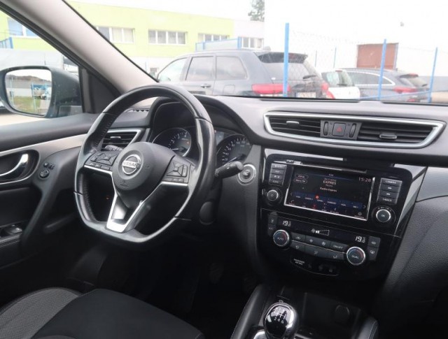 Nissan Qashqai  1.3 DIG-T 