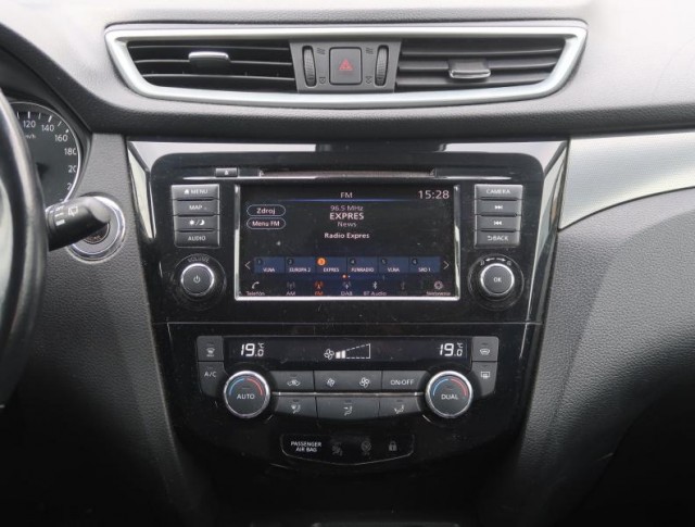 Nissan Qashqai  1.3 DIG-T 