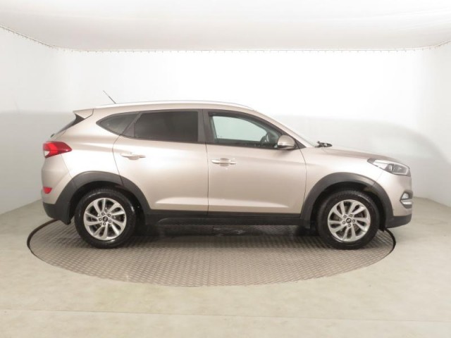 Hyundai Tucson  1.6 GDI 