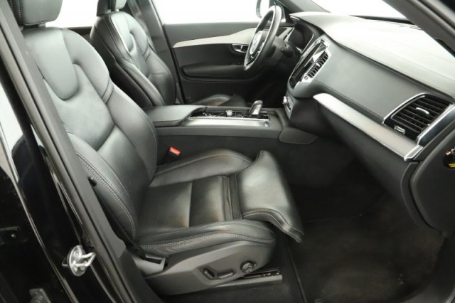 Volvo XC90  B5 AWD R-Design