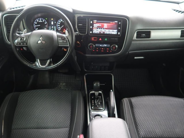 Mitsubishi Outlander  2.0 