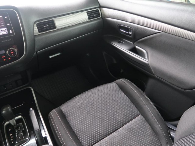 Mitsubishi Outlander  2.0 