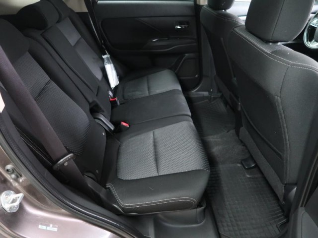 Mitsubishi Outlander  2.0 