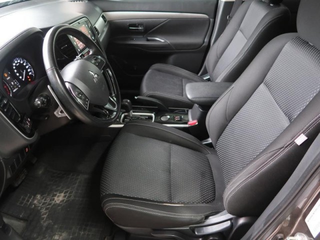 Mitsubishi Outlander  2.0 