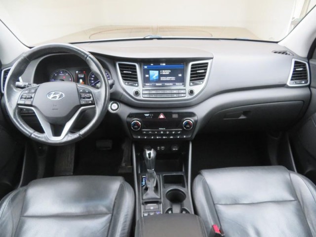 Hyundai Tucson  2.0 CRDi 