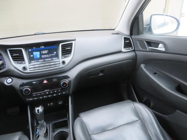 Hyundai Tucson  2.0 CRDi 