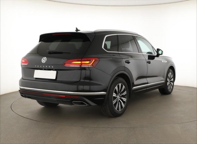 Volkswagen Touareg  3.0 TDI 