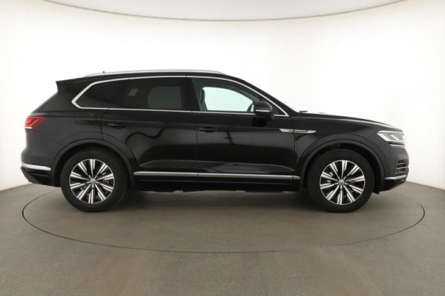 Volkswagen Touareg  3.0 TDI 