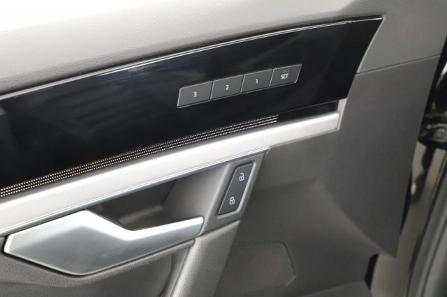 Volkswagen Touareg  3.0 TDI 