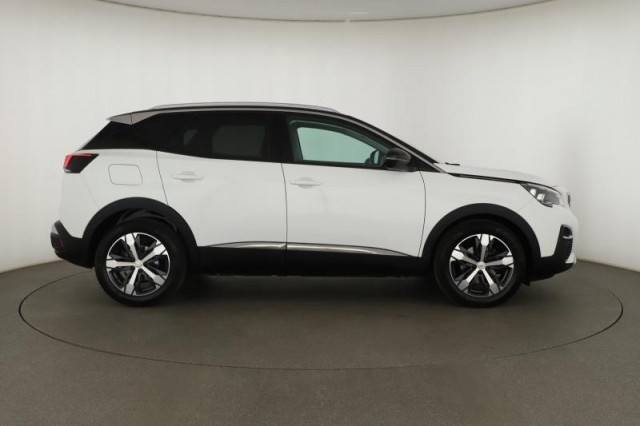 Peugeot 3008  1.2 PureTech Allure