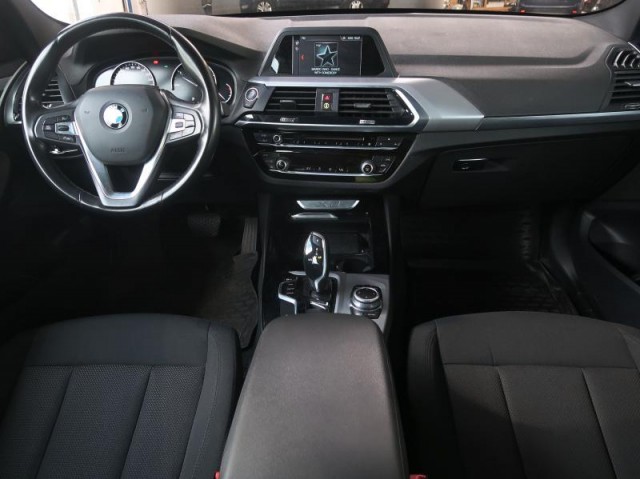 BMW X3  sDrive18d 