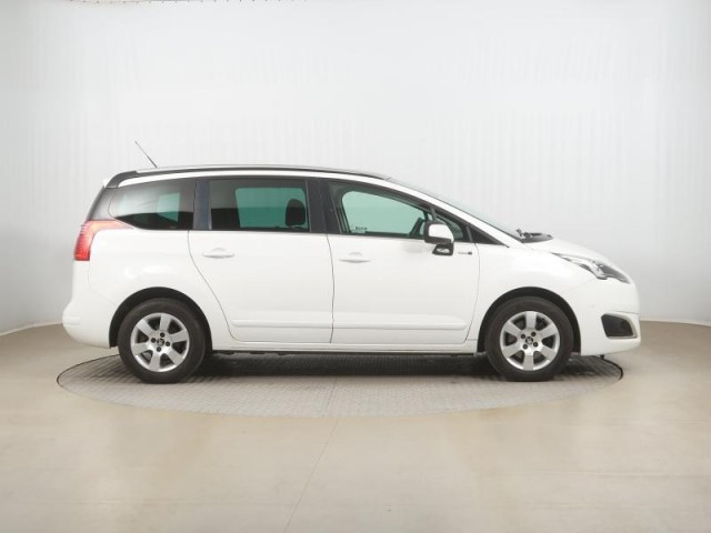 Peugeot 5008  2.0 BlueHDi 