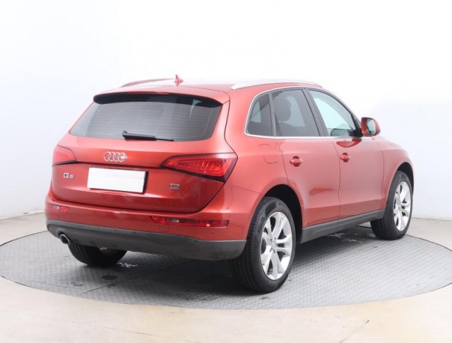 Audi Q5  2.0 TDI 