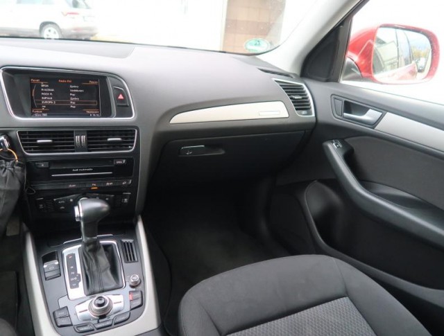 Audi Q5  2.0 TDI 