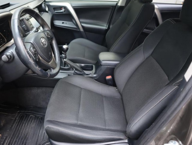 Toyota RAV 4  2.0 VVT-i 