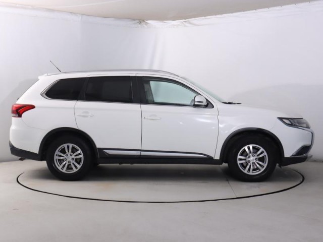 Mitsubishi Outlander  2.2 DI-D 