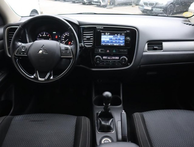 Mitsubishi Outlander  2.2 DI-D 