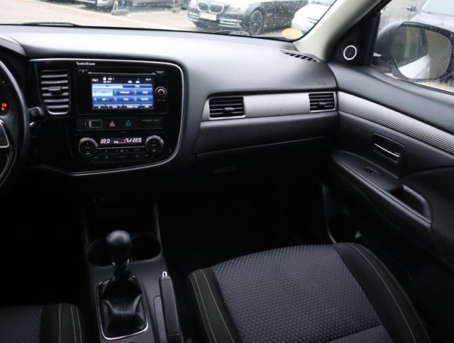 Mitsubishi Outlander  2.2 DI-D 