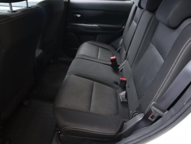 Mitsubishi Outlander  2.2 DI-D 