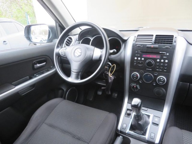 Suzuki Grand Vitara  2.0 