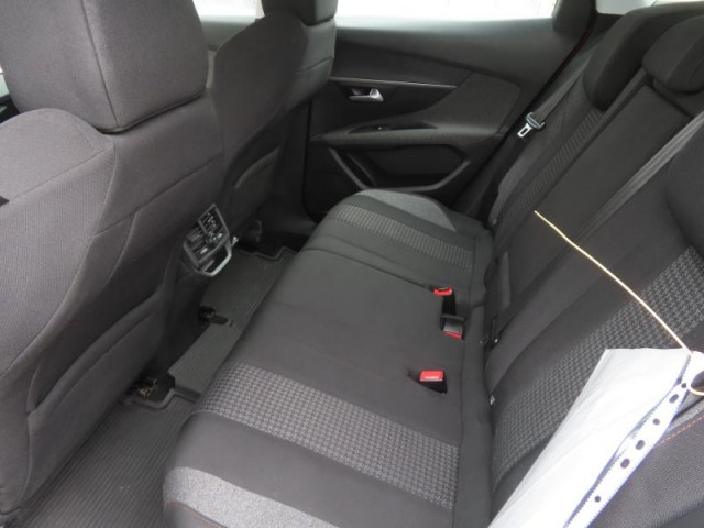 Peugeot 3008  1.2 PureTech 