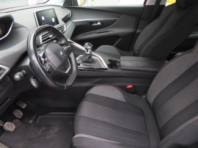 Peugeot 3008  1.2 PureTech 