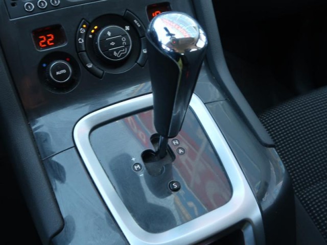 Peugeot 5008  1.6 HDi 