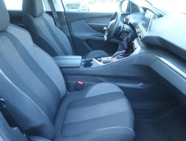 Peugeot 5008  PureTech 130 