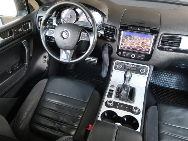 Volkswagen Touareg  3.0 TDI R-Line