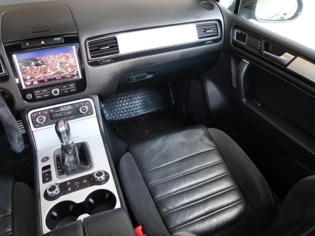 Volkswagen Touareg  3.0 TDI R-Line