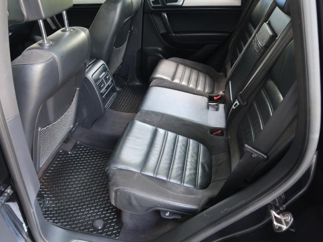 Volkswagen Touareg  3.0 TDI R-Line
