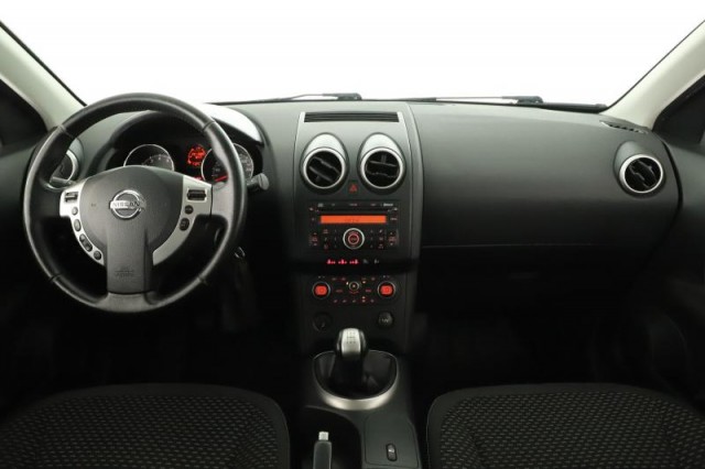 Nissan Qashqai  1.6 