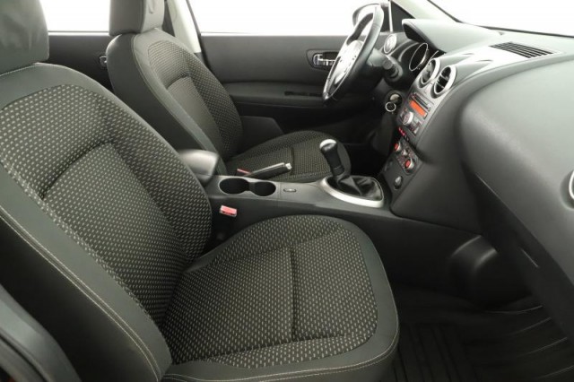 Nissan Qashqai  1.6 