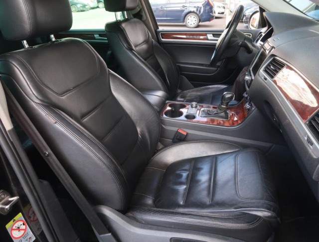 Volkswagen Touareg  3.0 TDI 