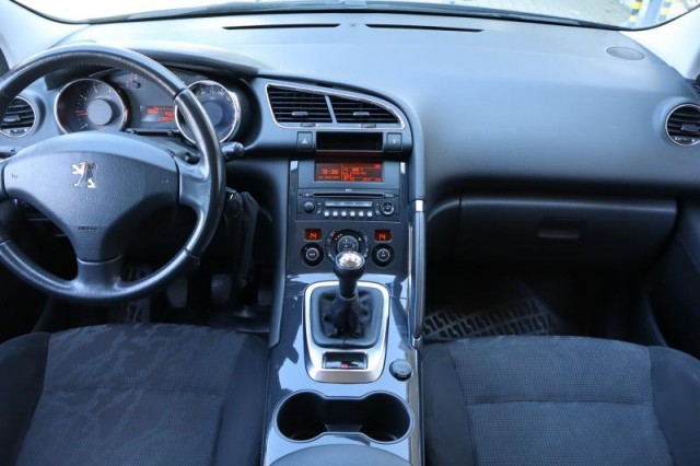 Peugeot 3008  1.6 VTi 